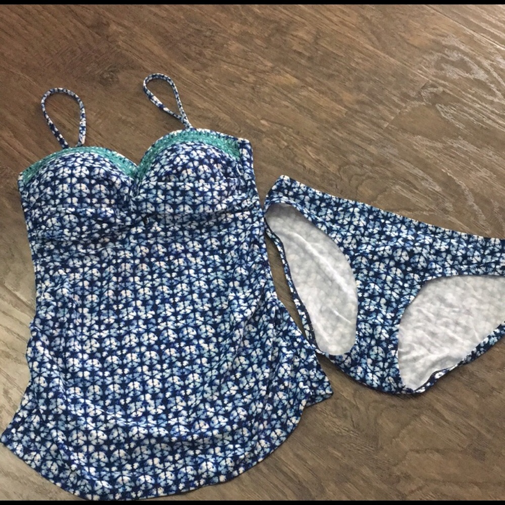 Pea in the Pod maternity swim suit (S)